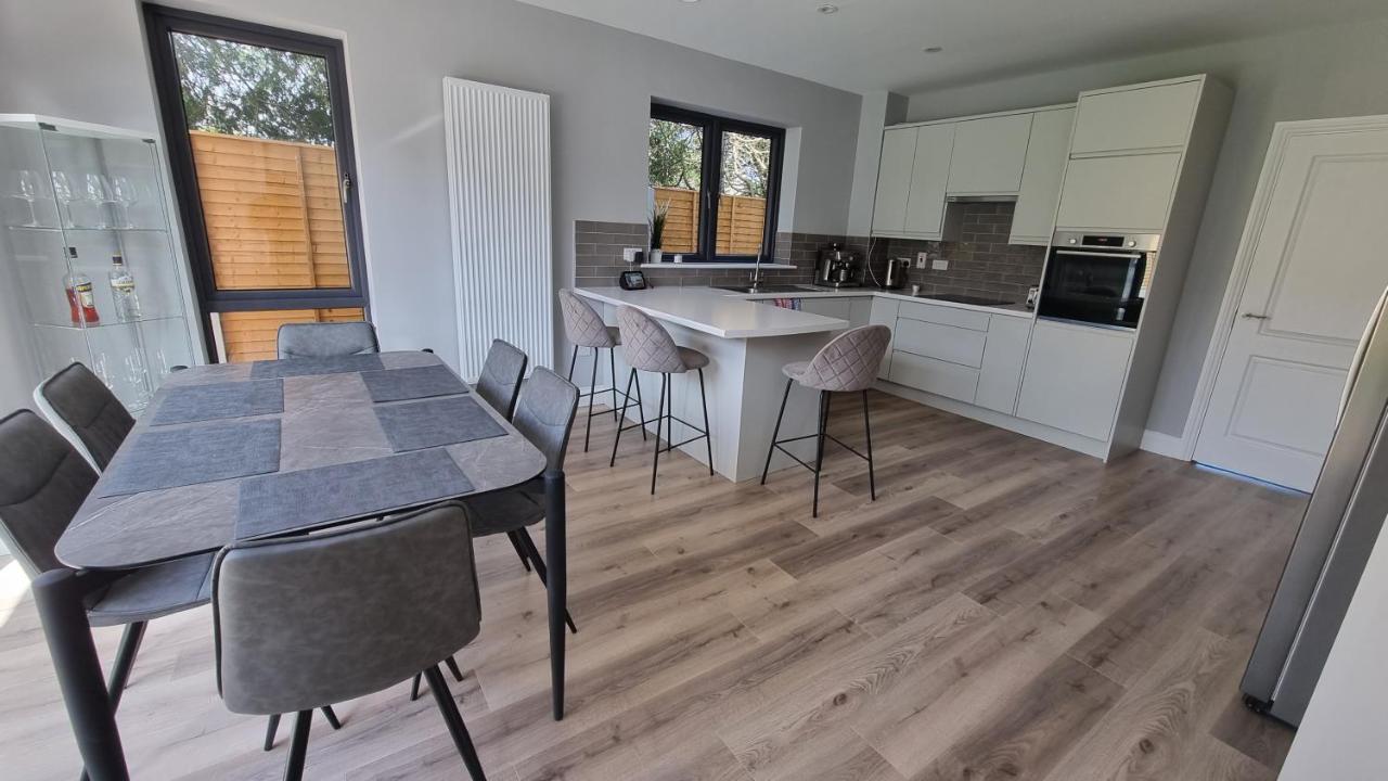 Entire Modern Home With Seaview And Parking Виклоу Экстерьер фото