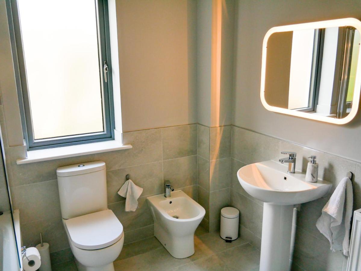 Entire Modern Home With Seaview And Parking Виклоу Экстерьер фото