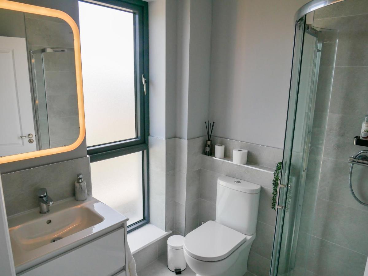 Entire Modern Home With Seaview And Parking Виклоу Экстерьер фото