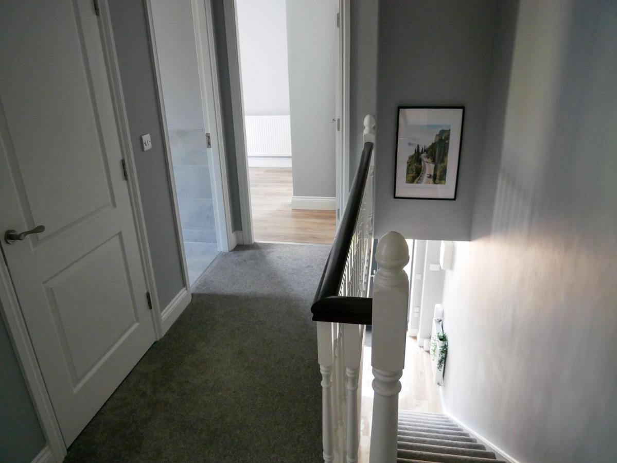 Entire Modern Home With Seaview And Parking Виклоу Экстерьер фото