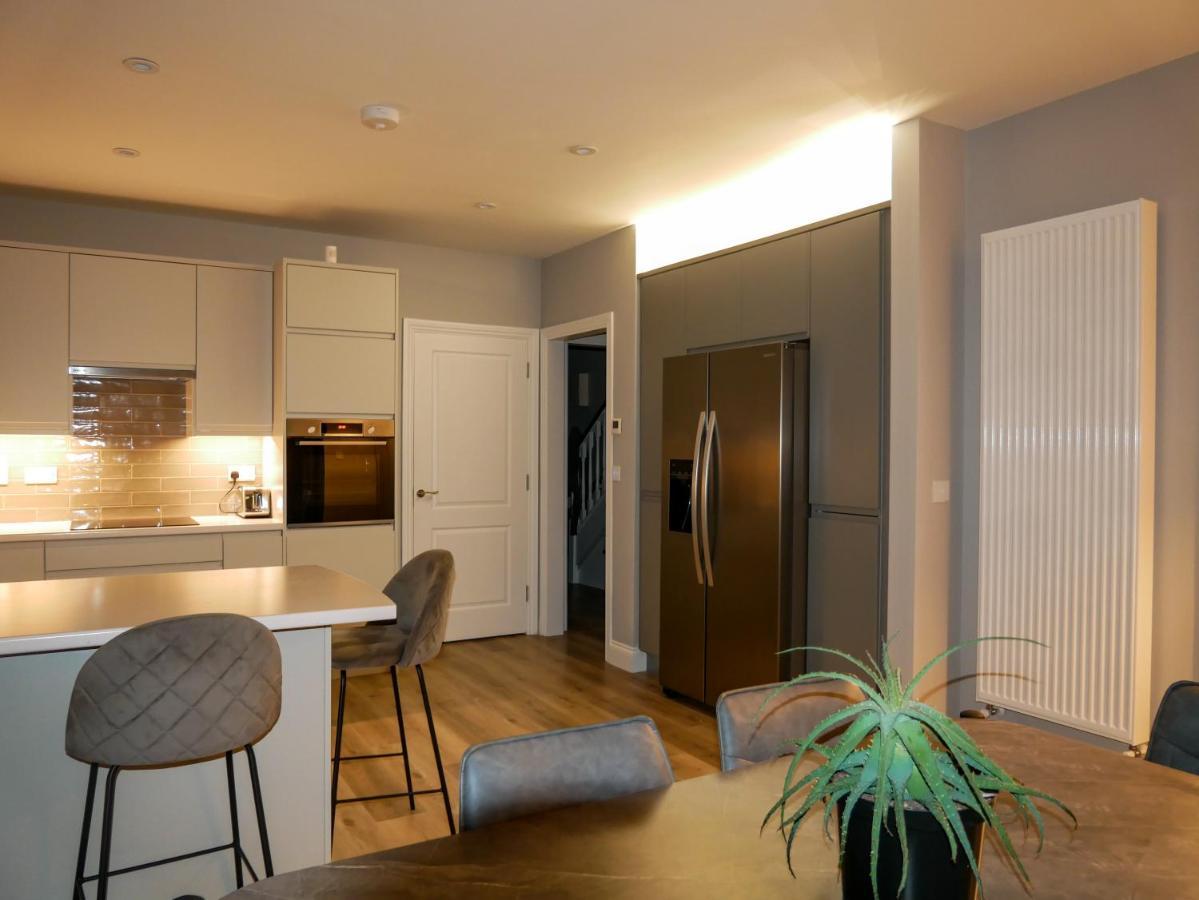 Entire Modern Home With Seaview And Parking Виклоу Экстерьер фото